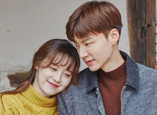Dispatch bóc trần vụ ly hôn của Goo Hye Sun: Cãi vã vì đưa CEO nữ về nhà giữa đêm, Ahn Jae Hyun cun cút nghe lời vợ - Ảnh 1. Dispatch bóc trần vụ ly hôn của Goo Hye Sun: Cãi vã vì đưa CEO nữ về nhà giữa đêm, Ahn Jae Hyun cun cút nghe lời vợ - Ảnh 1.