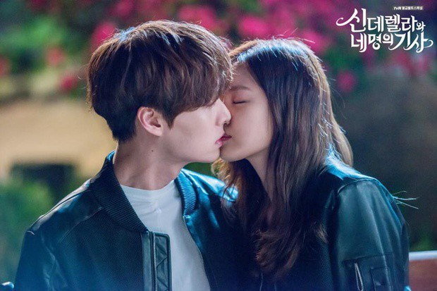 Vụ ly hôn Goo Hye Sun - Ahn Jae Hyun bỗng thành hố sâu tử thần: Hơn 10 sao Hàn, cả ekip nằm không trúng đạn, có đáng? - Ảnh 12. Vụ ly hôn Goo Hye Sun - Ahn Jae Hyun bỗng thành hố sâu tử thần: Hơn 10 sao Hàn, cả ekip nằm không trúng đạn, có đáng? - Ảnh 12.