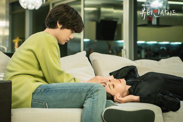 Vụ ly hôn Goo Hye Sun - Ahn Jae Hyun bỗng thành hố sâu tử thần: Hơn 10 sao Hàn, cả ekip nằm không trúng đạn, có đáng? - Ảnh 5. Vụ ly hôn Goo Hye Sun - Ahn Jae Hyun bỗng thành hố sâu tử thần: Hơn 10 sao Hàn, cả ekip nằm không trúng đạn, có đáng? - Ảnh 5.