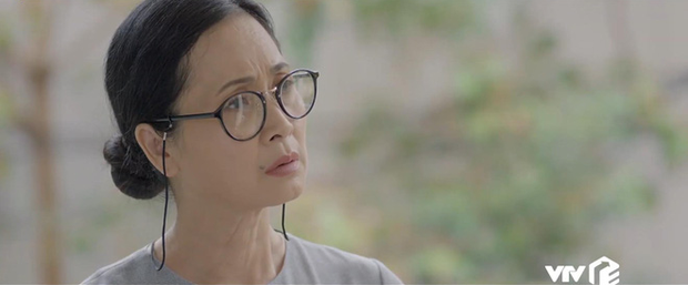 Những Nhân Viên Gương Mẫu tập 15: Liên bị chồng bắt gặp đi chơi với bồ nhí, tình tứ rồi lại khẳng định chúng em chỉ là bạn! - Ảnh 11. Những Nhân Viên Gương Mẫu tập 15: Liên bị chồng bắt gặp đi chơi với bồ nhí, tình tứ rồi lại khẳng định chúng em chỉ là bạn! - Ảnh 11.