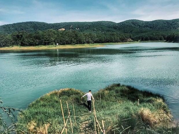 Lại một góc sống ảo Đà Lạt lên hình đẹp miễn chê còn ở ngoài thì... thấy ghê: Cái đập nước thôi mà ảo vậy hả? - Ảnh 6. Lại một góc sống ảo Đà Lạt lên hình đẹp miễn chê còn ở ngoài thì... thấy ghê: Cái đập nước thôi mà ảo vậy hả?