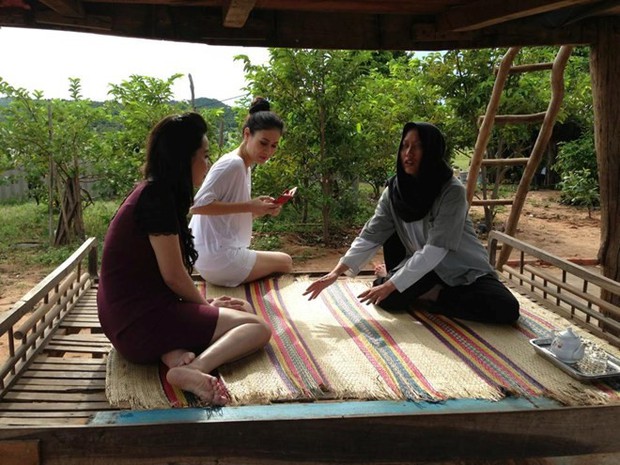 Muôn kiểu thầy bói trong phim Việt: Số 1 khiến Thái Hoa Hồng Trên Ngực Trái phải tin sái cổ - Ảnh 6. Muôn kiểu thầy bói trong phim Việt: Số 1 khiến Thái Hoa Hồng Trên Ngực Trái phải tin sái cổ - Ảnh 6.