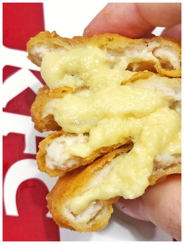 Muốn bó tay với người anh em Trung Quốc thiện lành: chế ra gà rán nhân sầu riêng, dân tình còn tấm tắc… khen ngon - Ảnh 2.