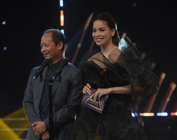 Toàn cảnh lễ trao giải VTV Awards 2019: Thu Quỳnh đụng mặt người thứ ba tin đồn, Về Nhà Đi Con thắng lớn! - Ảnh 5. Toàn cảnh lễ trao giải VTV Awards 2019: Thu Quỳnh đụng mặt người thứ ba tin đồn, Về Nhà Đi Con thắng lớn! - Ảnh 5.