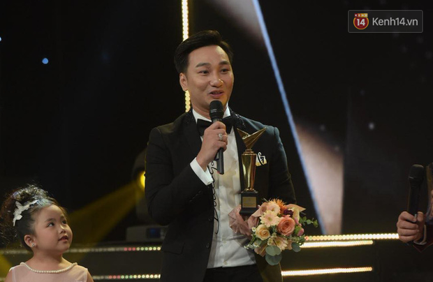 Toàn cảnh lễ trao giải VTV Awards 2019: Thu Quỳnh đụng mặt người thứ ba tin đồn, Về Nhà Đi Con thắng lớn! - Ảnh 17. Toàn cảnh lễ trao giải VTV Awards 2019: Thu Quỳnh đụng mặt người thứ ba tin đồn, Về Nhà Đi Con thắng lớn! - Ảnh 17.