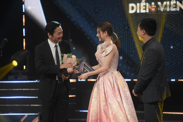 Toàn cảnh lễ trao giải VTV Awards 2019: Thu Quỳnh đụng mặt người thứ ba tin đồn, Về Nhà Đi Con thắng lớn! - Ảnh 14. Toàn cảnh lễ trao giải VTV Awards 2019: Thu Quỳnh đụng mặt người thứ ba tin đồn, Về Nhà Đi Con thắng lớn! - Ảnh 14.