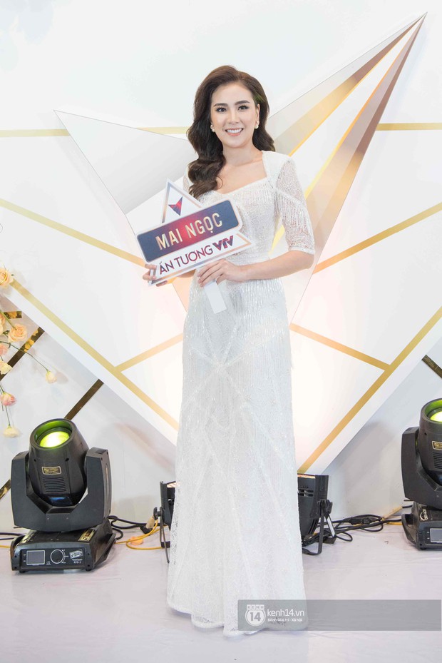 Dàn sao khủng đổ bộ thảm đỏ VTV Awards: Bảo Thanh rạng rỡ hội ngộ gia đình Về nhà đi con, Nhã Phương lẻ bóng - Ảnh 13.