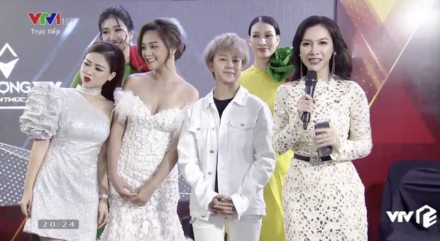 Toàn cảnh lễ trao giải VTV Awards 2019: Thu Quỳnh đụng mặt người thứ ba tin đồn, Về Nhà Đi Con thắng lớn! - Ảnh 4. Toàn cảnh lễ trao giải VTV Awards 2019: Thu Quỳnh đụng mặt người thứ ba tin đồn, Về Nhà Đi Con thắng lớn! - Ảnh 4.