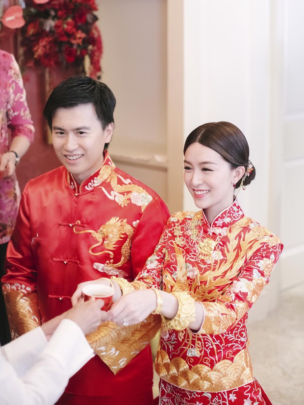 Lễ đăng ký kết hôn của Thần tiên tỷ tỷ Văn Vịnh San với đại gia: Lấn lướt hôn lễ của tỷ muội cạch mặt Angela Baby - Ảnh 1. Lễ đăng ký kết hôn của Thần tiên tỷ tỷ Văn Vịnh San với đại gia: Lấn lướt hôn lễ của tỷ muội cạch mặt Angela Baby - Ảnh 1.