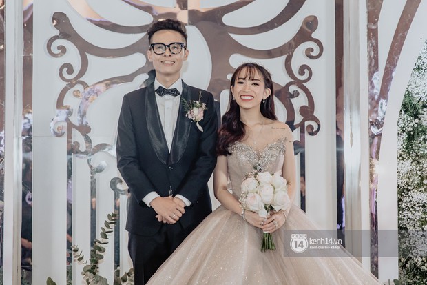 Tính sương sương, đại gia Minh Nhựa đã bạo tay chi bao nhiêu tiền trong đám cưới con gái? - Ảnh 23. Tính sương sương, đại gia Minh Nhựa đã bạo tay chi bao nhiêu tiền trong đám cưới con gái? - Ảnh 23.