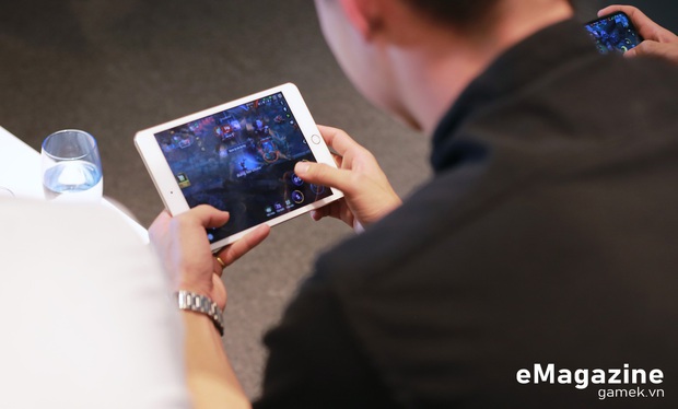 Sự thật ít ai biết: Duy Mạnh đá bóng hay, chăm người yêu giỏi, nhưng cũng là tay nghiện game khét tiếng! - Ảnh 3. Sự thật ít ai biết: Duy Mạnh đá bóng hay, chăm người yêu giỏi, nhưng cũng là tay nghiện game khét tiếng! - Ảnh 3.