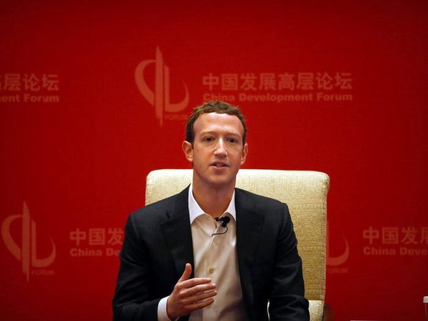 Nhìn lại thử thách 10 năm của Mark Zuckerberg: Từ đeo cà vạt mỗi ngày, chỉ ăn thịt con vật mình giết tới giải cứu Facebook - Ảnh 2.