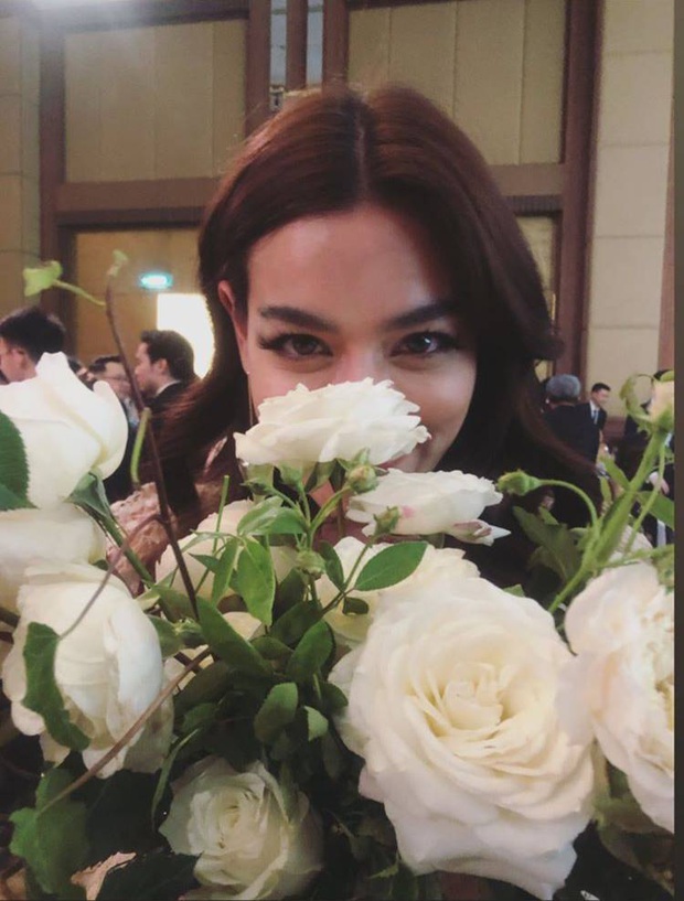 Khoảnh khắc hot nhất đám cưới sao nữ Thái: Kimmy bắt được hoa cưới, thái độ của bạn trai nam thần Mark Prin gây sốt - Ảnh 4.