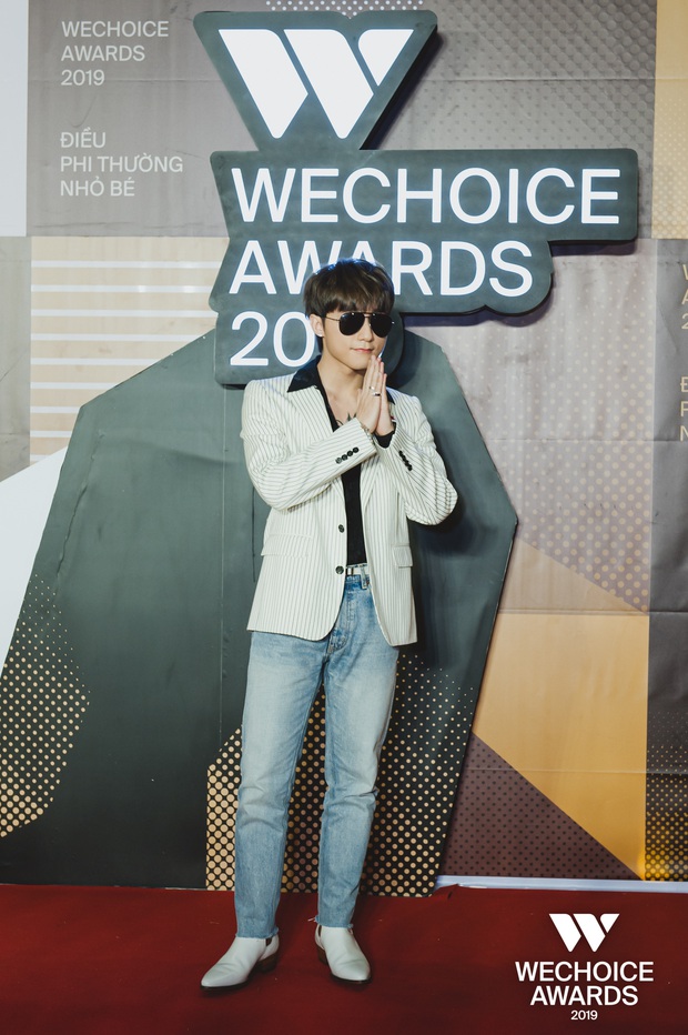 Visual nức nở thảm đỏ WeChoice Awards: Sơn Tùng M-TP chuẩn chủ tịch, đẹp trai và ngầu thế này ai chịu nổi? - Ảnh 5.