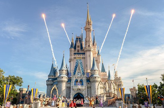 Khi Disneyland giờ chỉ dành cho người giàu: Giá vé lên tới hơn 27 triệu và bài học xương máu Để vươn đến đỉnh cao, bạn sẽ phải tàn nhẫn - Ảnh 3. Khi Disneyland giờ chỉ dành cho người giàu: Giá vé lên tới hơn 27 triệu và bài học xương máu Để vươn đến đỉnh cao, bạn sẽ phải tàn nhẫn - Ảnh 3.