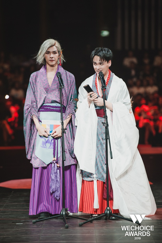 Loạt khoảnh khắc không đẹp không tính tiền của Denis Đặng tại WeChoice Awards 2019 - Ảnh 7. Loạt khoảnh khắc không đẹp không tính tiền của Denis Đặng tại WeChoice Awards 2019 - Ảnh 7.