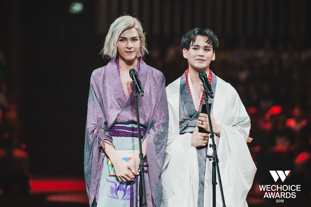 Loạt khoảnh khắc không đẹp không tính tiền của Denis Đặng tại WeChoice Awards 2019 - Ảnh 8. Loạt khoảnh khắc không đẹp không tính tiền của Denis Đặng tại WeChoice Awards 2019 - Ảnh 8.