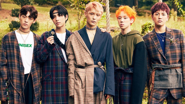 10 nhóm nhạc “con ghẻ quốc dân, con cưng quốc tế”: “Gà” SM và JYP ngậm ngùi góp mặt, girlgroup lập kỉ lục ngang BTS lại bi đát ở Hàn - Ảnh 10. 10 nhóm nhạc “con ghẻ quốc dân, con cưng quốc tế”: “Gà” SM và JYP ngậm ngùi góp mặt, girlgroup lập kỉ lục ngang BTS lại bi đát ở Hàn - Ảnh 10.