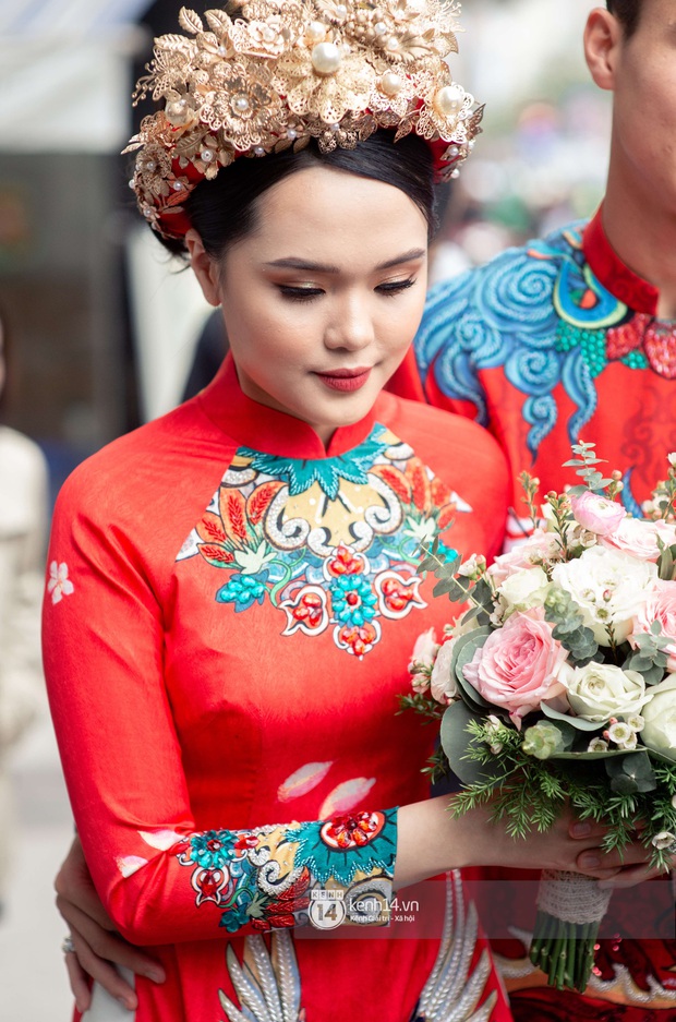 Khoảnh khắc đẹp trong đám hỏi Quỳnh Anh - Duy Mạnh: Chú rể toe toét cười từ đầu đến cuối, hẳn là vì rước được công chúa béo về dinh - Ảnh 7. Khoảnh khắc đẹp trong đám hỏi Quỳnh Anh - Duy Mạnh: Chú rể toe toét cười từ đầu đến cuối, hẳn là vì rước được công chúa béo về dinh - Ảnh 7.