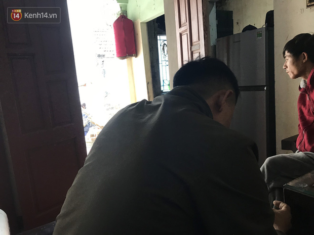 Tết ở gia đình đông con như “trại trẻ” tại Hà Nội: “Con muốn năm mới được sửa cái xích xe đạp để đi học, các chị thì ước có quần áo mới” - Ảnh 8. Tết ở gia đình đông con như “trại trẻ” tại Hà Nội: “Con muốn năm mới được sửa cái xích xe đạp để đi học, các chị thì ước có quần áo mới” - Ảnh 8.