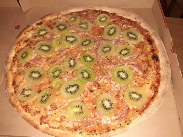 Những chiếc pizza kỳ quặc nhất hành tinh ai nhìn vào cũng muốn té ngửa, Việt Nam có hàng loạt cái tên góp mặt (Phần 1) - Ảnh 3. Những chiếc pizza kỳ quặc nhất hành tinh ai nhìn vào cũng muốn té ngửa, Việt Nam có hàng loạt cái tên góp mặt (Phần 1) - Ảnh 3.