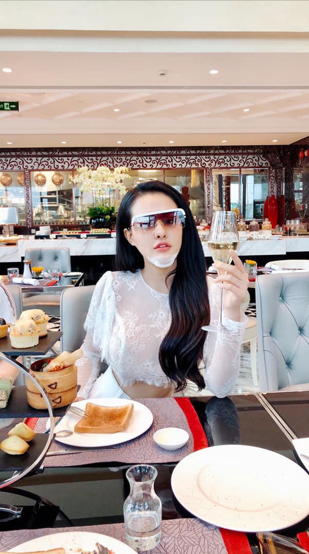 Thị phi của Ngân 98 vắt từ năm cũ sang năm mới: Mỗi lần có phốt dân tình lại phải thốt lên hông hiểu nổi luôn á - Ảnh 7. Thị phi của Ngân 98 vắt từ năm cũ sang năm mới: Mỗi lần có phốt dân tình lại phải thốt lên hông hiểu nổi luôn á - Ảnh 7.