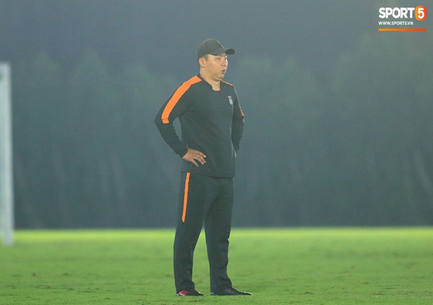 Tập bài lạ, U23 CHDCND Triều Tiên tự tát vào mặt nhau trước trận gặp U23 Việt Nam - Ảnh 7. Tập bài lạ, U23 CHDCND Triều Tiên tự tát vào mặt nhau trước trận gặp U23 Việt Nam - Ảnh 7.