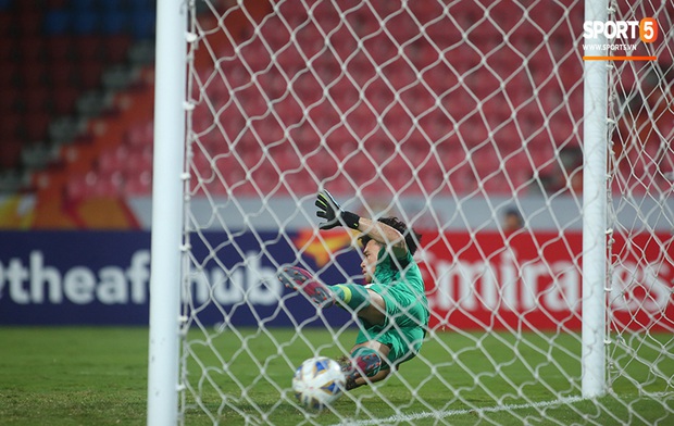 U23 CHDCND Triều Tiên hồn nhiên chụp ảnh sau trận thắng U23 Việt Nam - Ảnh 3. U23 CHDCND Triều Tiên hồn nhiên chụp ảnh sau trận thắng U23 Việt Nam - Ảnh 3.