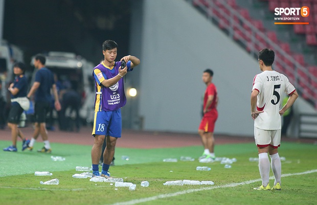 U23 CHDCND Triều Tiên hồn nhiên chụp ảnh sau trận thắng U23 Việt Nam - Ảnh 6. U23 CHDCND Triều Tiên hồn nhiên chụp ảnh sau trận thắng U23 Việt Nam - Ảnh 6.