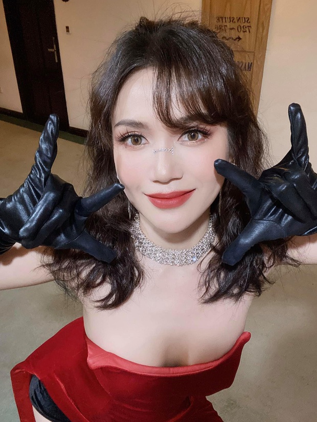 Sao Việt – Hàn – Trung theo style đính đá, ngọc trai: Người nhấn vài hạt, người “quẩy” cả lố - Ảnh 5. Sao Việt – Hàn – Trung theo style đính đá, ngọc trai: Người nhấn vài hạt, người “quẩy” cả lố - Ảnh 5.