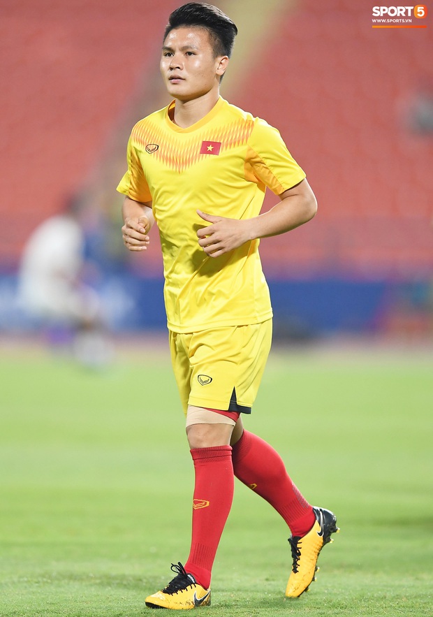 Không chỉ có bạn gái tin đồn của Quang Hải, khán đài trận U23 Việt Nam vs CHDCND Triều Tiên còn có nhiều bóng hổng khác khiến dân tình chao đảo - Ảnh 9. Không chỉ có bạn gái tin đồn của Quang Hải, khán đài trận U23 Việt Nam vs CHDCND Triều Tiên còn có nhiều bóng hổng khác khiến dân tình chao đảo - Ảnh 9.
