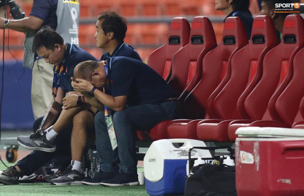 AFC nói về tình huống Bùi Tiến Dũng sai lầm: Đây là một ký ức mà anh ấy muốn xóa bỏ mãi mãi - Ảnh 6. AFC nói về tình huống Bùi Tiến Dũng sai lầm: Đây là một ký ức mà anh ấy muốn xóa bỏ mãi mãi - Ảnh 6.