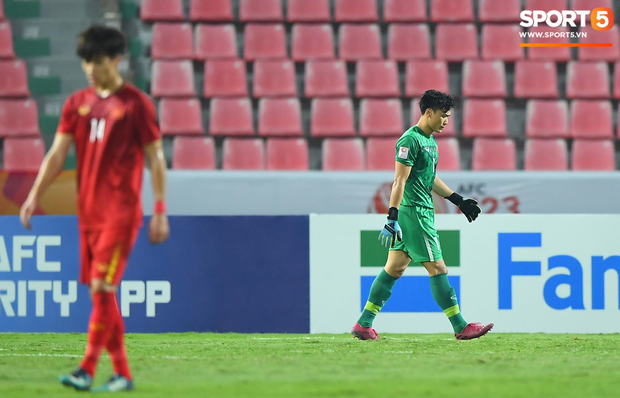 Tiến Dũng thất thần sau pha ghi bàn, cơ hội đi tiếp của U23 Việt Nam bé bằng con kiến - Ảnh 6. Tiến Dũng thất thần sau pha ghi bàn, cơ hội đi tiếp của U23 Việt Nam bé bằng con kiến - Ảnh 6.
