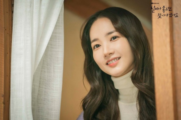 Tạm biệt thần thái fangirl sang chảnh, Park Min Young đi làm gái quê giản dị điên đầu vì tình tay tư? - Ảnh 1.