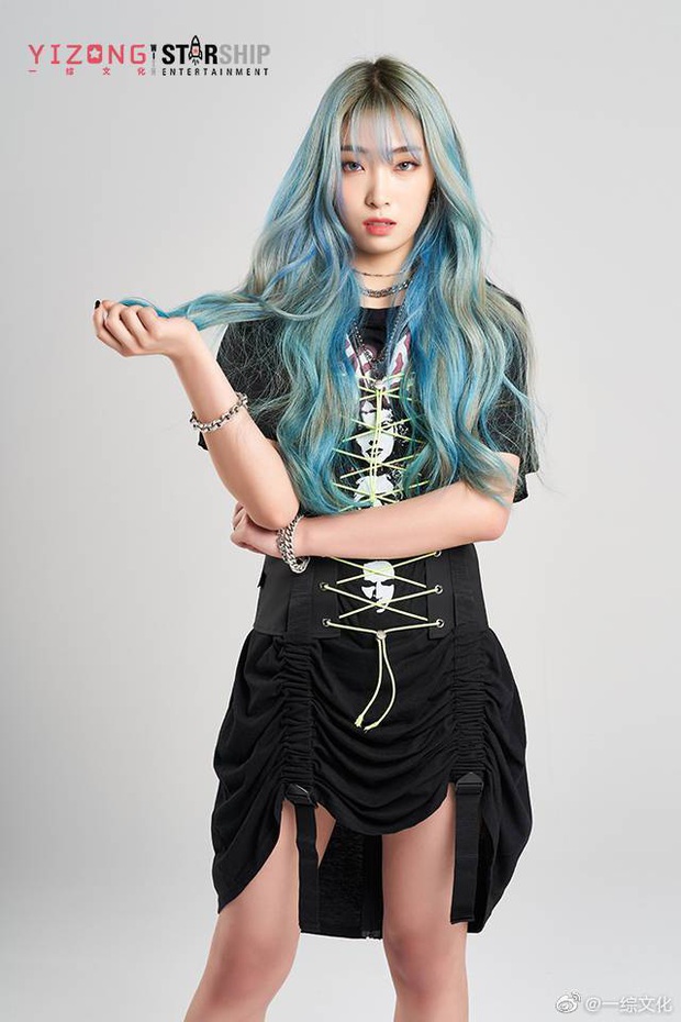Vướng scandal gian lận, công ty vẫn cố sống cố chết cử “gà” đi thi show sống còn có Lisa (BLACKPINK) làm huấn luyện viên khiến fan thất vọng - Ảnh 2. Vướng scandal gian lận, công ty vẫn cố sống cố chết cử “gà” đi thi show sống còn có Lisa (BLACKPINK) làm huấn luyện viên khiến fan thất vọng - Ảnh 2.