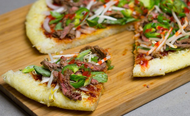 Những chiếc pizza kỳ quặc nhất hành tinh ai nhìn vào cũng muốn té ngửa, Việt Nam có hàng loạt cái tên góp mặt (Phần 2) - Ảnh 9. Những chiếc pizza kỳ quặc nhất hành tinh ai nhìn vào cũng muốn té ngửa, Việt Nam có hàng loạt cái tên góp mặt (Phần 2) - Ảnh 9.