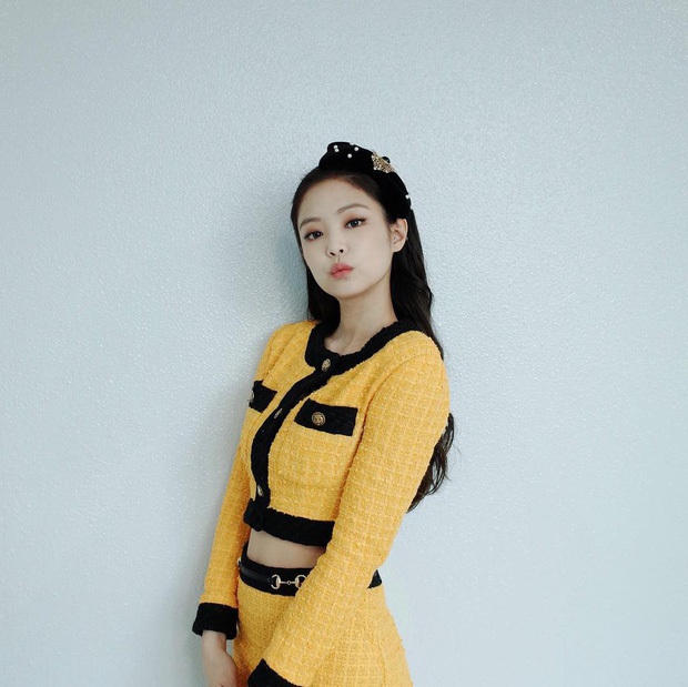 Fan quốc tế tố Nancy bắt chước outfit huyền thoại của Jennie, fan Việt đập lại với lý lẽ đâu ra đó - Ảnh 3.