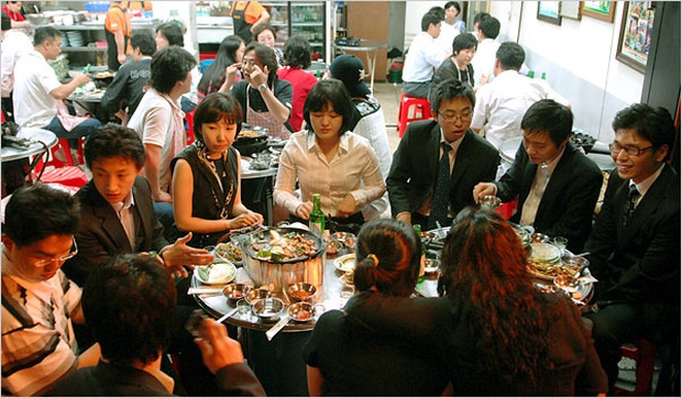 Millennial Hàn Quốc: Thế hệ khốn khổ vì quan niệm sống truyền thống ăn sâu “Vất vả hôm nay, sung sướng ngày mai” - Ảnh 6. Millennial Hàn Quốc: Thế hệ khốn khổ vì quan niệm sống truyền thống ăn sâu “Vất vả hôm nay, sung sướng ngày mai” - Ảnh 6.