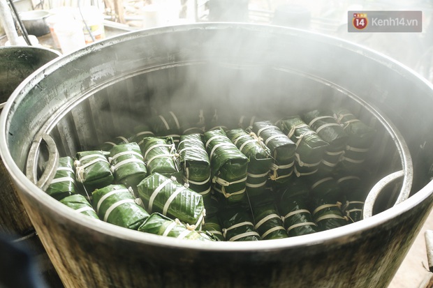 Ảnh: Về làng bánh chưng trứ danh Tranh Khúc giữa thời điểm giá thịt lợn tăng “phi mã” - Ảnh 12. Ảnh: Về làng bánh chưng trứ danh Tranh Khúc giữa thời điểm giá thịt lợn tăng “phi mã” - Ảnh 12.