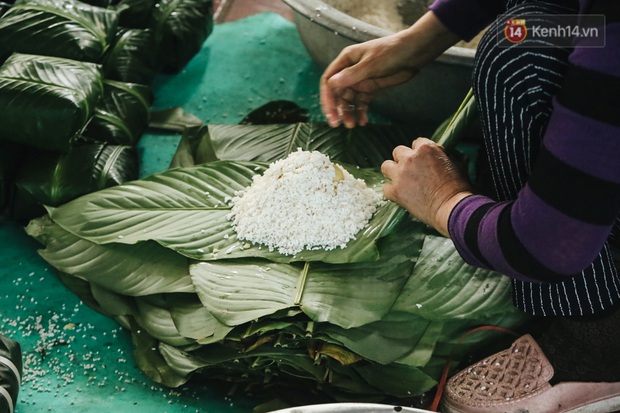 Ảnh: Về làng bánh chưng trứ danh Tranh Khúc giữa thời điểm giá thịt lợn tăng “phi mã” - Ảnh 13. Ảnh: Về làng bánh chưng trứ danh Tranh Khúc giữa thời điểm giá thịt lợn tăng “phi mã” - Ảnh 13.