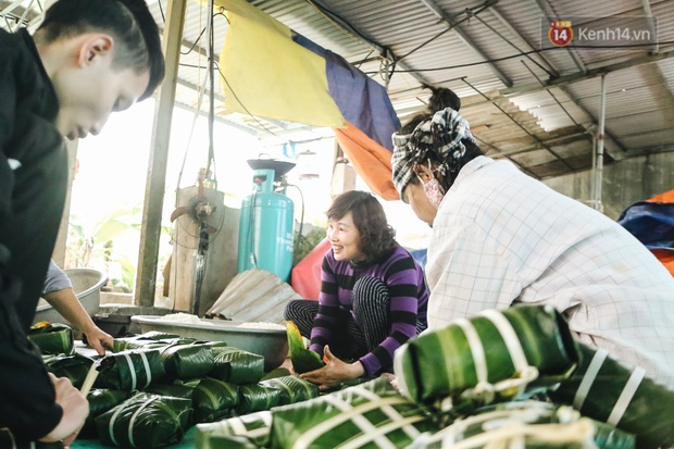 Ảnh: Về làng bánh chưng trứ danh Tranh Khúc giữa thời điểm giá thịt lợn tăng “phi mã” - Ảnh 2. Ảnh: Về làng bánh chưng trứ danh Tranh Khúc giữa thời điểm giá thịt lợn tăng “phi mã” - Ảnh 2.