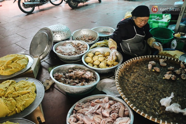 Ảnh: Về làng bánh chưng trứ danh Tranh Khúc giữa thời điểm giá thịt lợn tăng “phi mã” - Ảnh 3. Ảnh: Về làng bánh chưng trứ danh Tranh Khúc giữa thời điểm giá thịt lợn tăng “phi mã” - Ảnh 3.