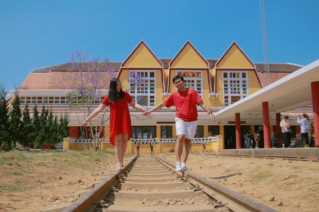 Nhìn lại 4 con đường tàu sống ảo đình đám nhất năm 2019, chỗ nào lên hình cũng “ảo” nhưng lại gắn với không ít thị phi - Ảnh 24. Nhìn lại 4 con đường tàu sống ảo đình đám nhất năm 2019, chỗ nào lên hình cũng “ảo” nhưng lại gắn với không ít thị phi - Ảnh 24.