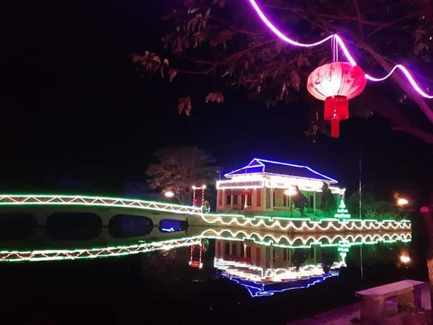 Khi độ chịu chơi ngày Tết đã lên đến tầm khu phố: Đèn nháy xanh đỏ dọc con ngõ, thêm tí nhạc là xôm như vũ trường - Ảnh 4. Khi độ chịu chơi ngày Tết đã lên đến tầm khu phố: Đèn nháy xanh đỏ dọc con ngõ, thêm tí nhạc là xôm như vũ trường - Ảnh 4.