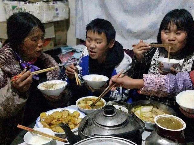 Chuyện về người mẹ chồng không muốn ăn Tết cùng con dâu và nỗi lòng đằng sau không phải ai cũng hiểu ngay cả con trai ruột - Ảnh 2. Chuyện về người mẹ chồng không muốn ăn Tết cùng con dâu và nỗi lòng đằng sau không phải ai cũng hiểu ngay cả con trai ruột - Ảnh 2.