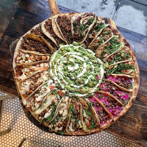 Những chiếc pizza kỳ quặc nhất hành tinh ai nhìn vào cũng muốn té ngửa, Việt Nam có hàng loạt cái tên góp mặt (Phần 3) - Ảnh 19. Những chiếc pizza kỳ quặc nhất hành tinh ai nhìn vào cũng muốn té ngửa, Việt Nam có hàng loạt cái tên góp mặt (Phần 3) - Ảnh 19.