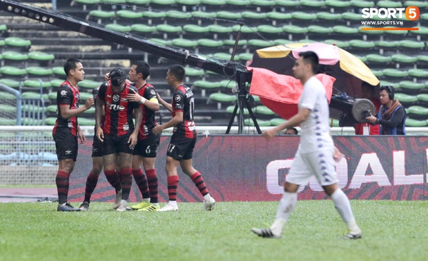 Hà Nội FC thất bại trước đội bóng Thái Lan tại giải đấu giao hữu có thể thức lạ kỳ - Ảnh 6. Hà Nội FC thất bại trước đội bóng Thái Lan tại giải đấu giao hữu có thể thức lạ kỳ - Ảnh 6.
