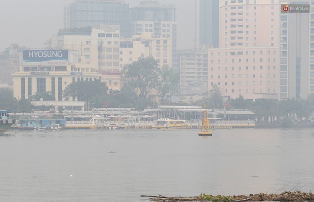 Toà nhà cao nhất Việt Nam mờ ảo trong bụi mù, Sài Gòn tiếp tục bị ô nhiễm nặng những ngày giáp Tết - Ảnh 15. Toà nhà cao nhất Việt Nam mờ ảo trong bụi mù, Sài Gòn tiếp tục bị ô nhiễm nặng những ngày giáp Tết - Ảnh 15.