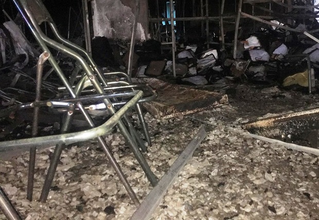 Hiện trường vụ cháy tòa nhà dầu khí Thanh Hóa khiến 2 người chết, 13 người bị thương - Ảnh 7. Hiện trường vụ cháy tòa nhà dầu khí Thanh Hóa khiến 2 người chết, 13 người bị thương - Ảnh 7.