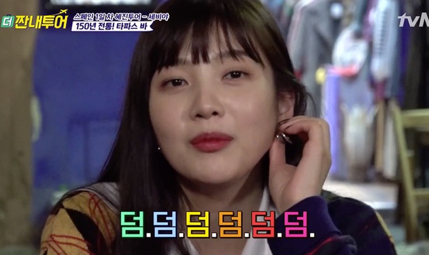 Giữa bao bản hit của Red Velvet, ca khúc yêu thích của Joy lại liên quan tới... con hẻm khiến nhiều người ngỡ ngàng - Ảnh 2. Giữa bao bản hit của Red Velvet, ca khúc yêu thích của Joy lại liên quan tới... con hẻm khiến nhiều người ngỡ ngàng - Ảnh 2.